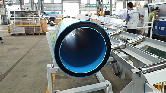 Видео. LSP 450 HDPE 3 слоя Коэкструзионная трубопроводная линия 