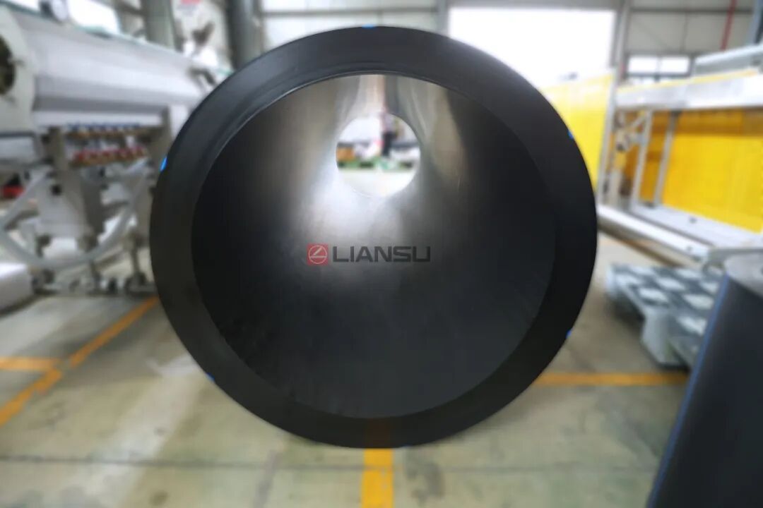 1757917276931560.jpg hdpe pipe cutting machine.jpg