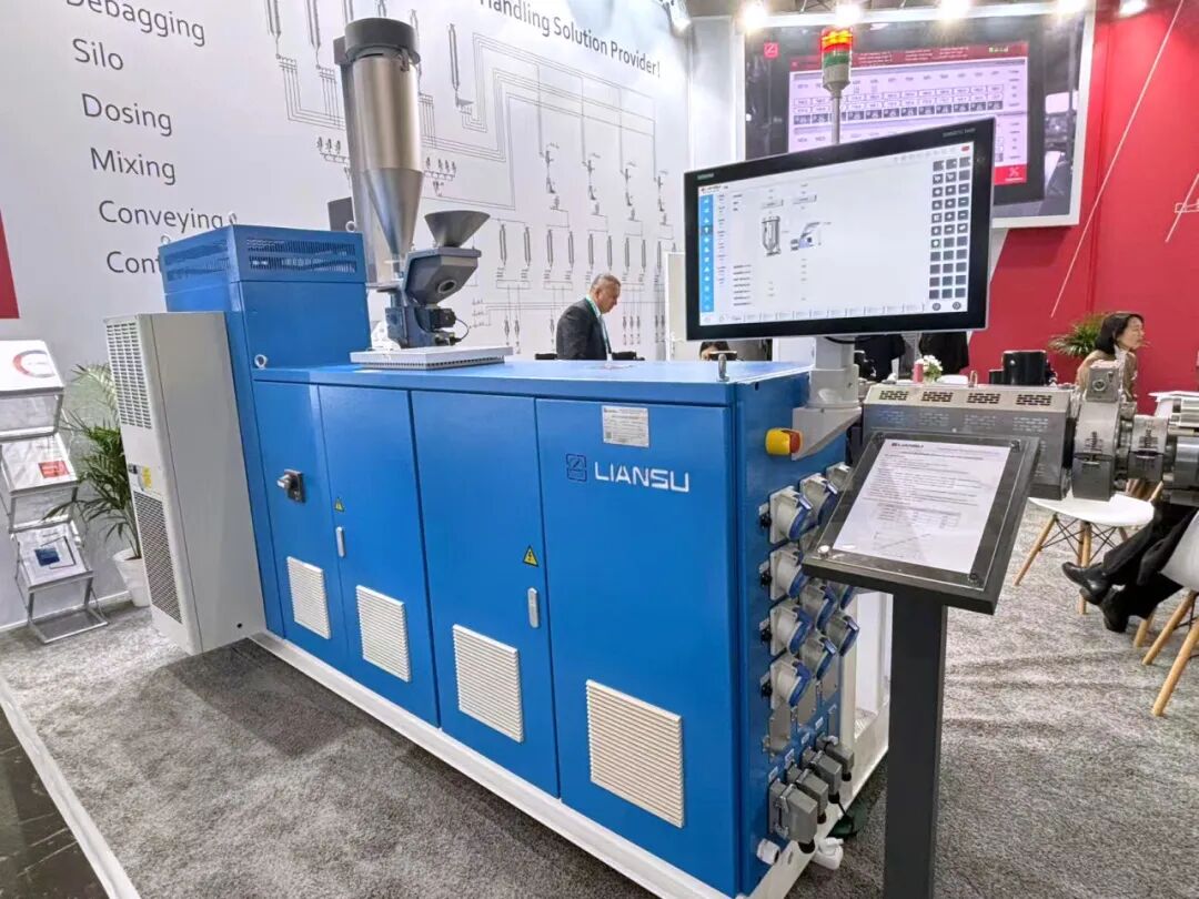 1759915233632057.jpg Single Screw Extruder for HDPEPPR Pipe.jpg