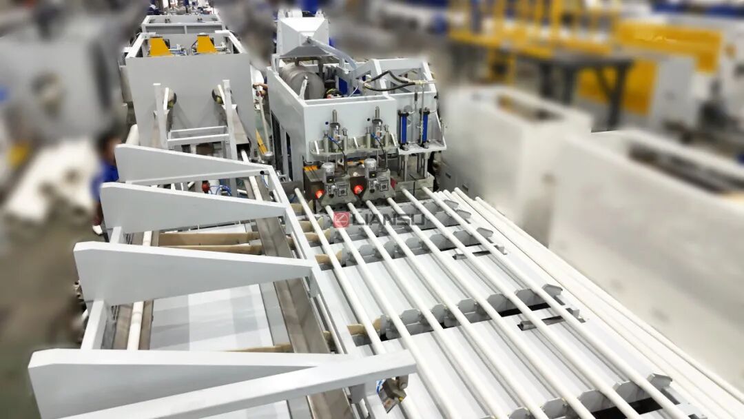 1760433700211048.jpg Online Socketing for pvc extrusion line.jpg