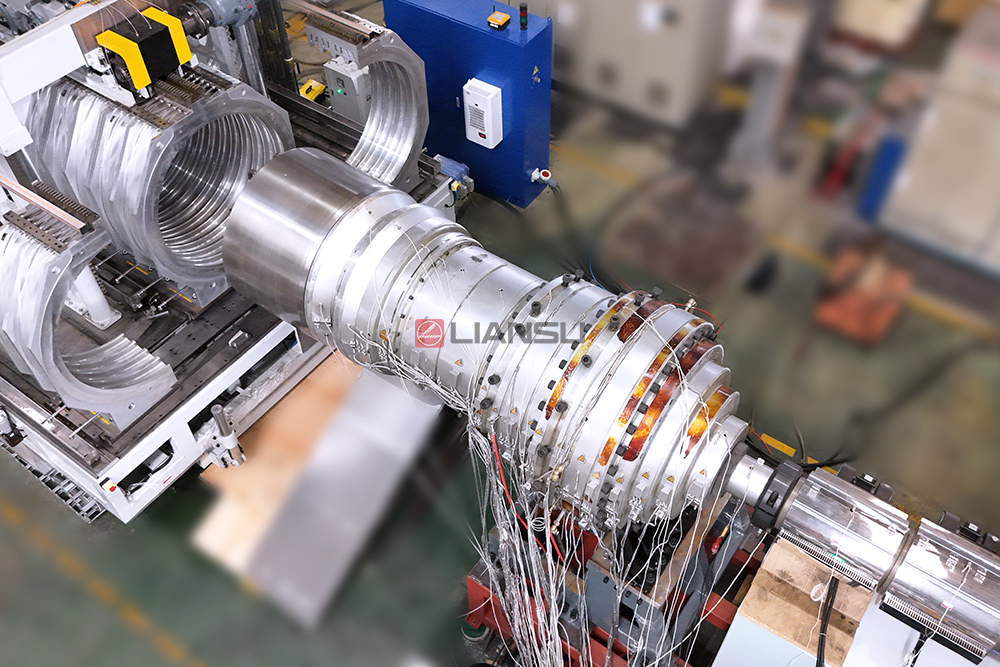 1763445878352521.jpg pipe head for double wall corrugated pipe extrusion line.jpg