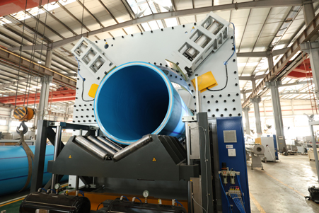 LSP-1600HDPE Трёхслойная линия коэкструзии твердых труб 
